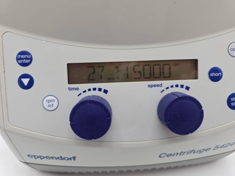 Eppendorf 5424 microcentrifuge with 24 x 1.5/2.0ml rotor (s/n 5424DN260033)