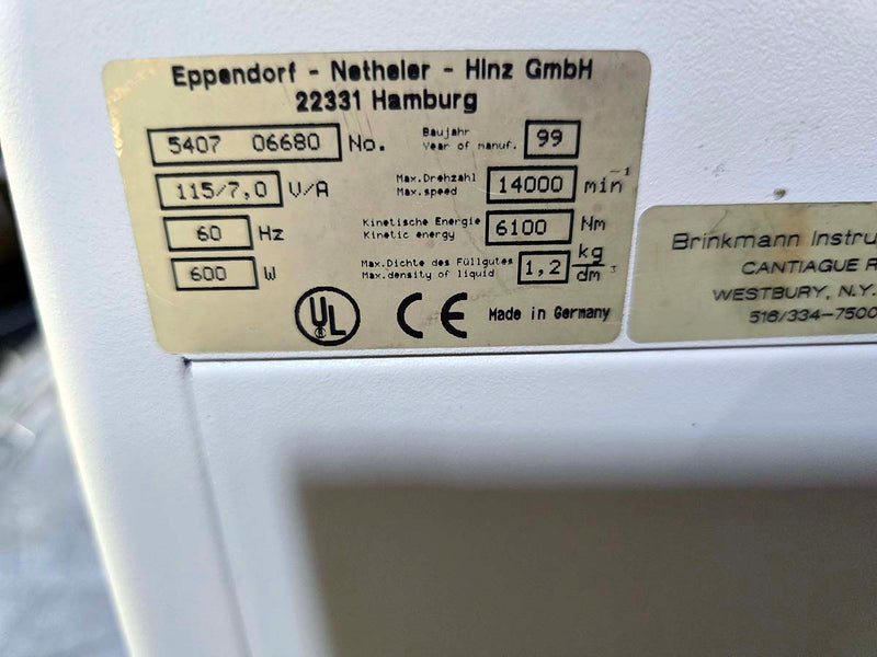 Eppendorf 5417R refrigerated microcentrifuge with 24 x 1.5/2.0ml rotor