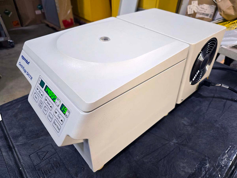 Eppendorf 5417R refrigerated microcentrifuge with 24 x 1.5/2.0ml rotor