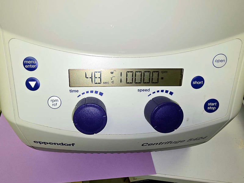 (2020) Eppendorf 5424 microcentrifuge with 24 x 1.5/2.0ml rotor | End of Year Sale