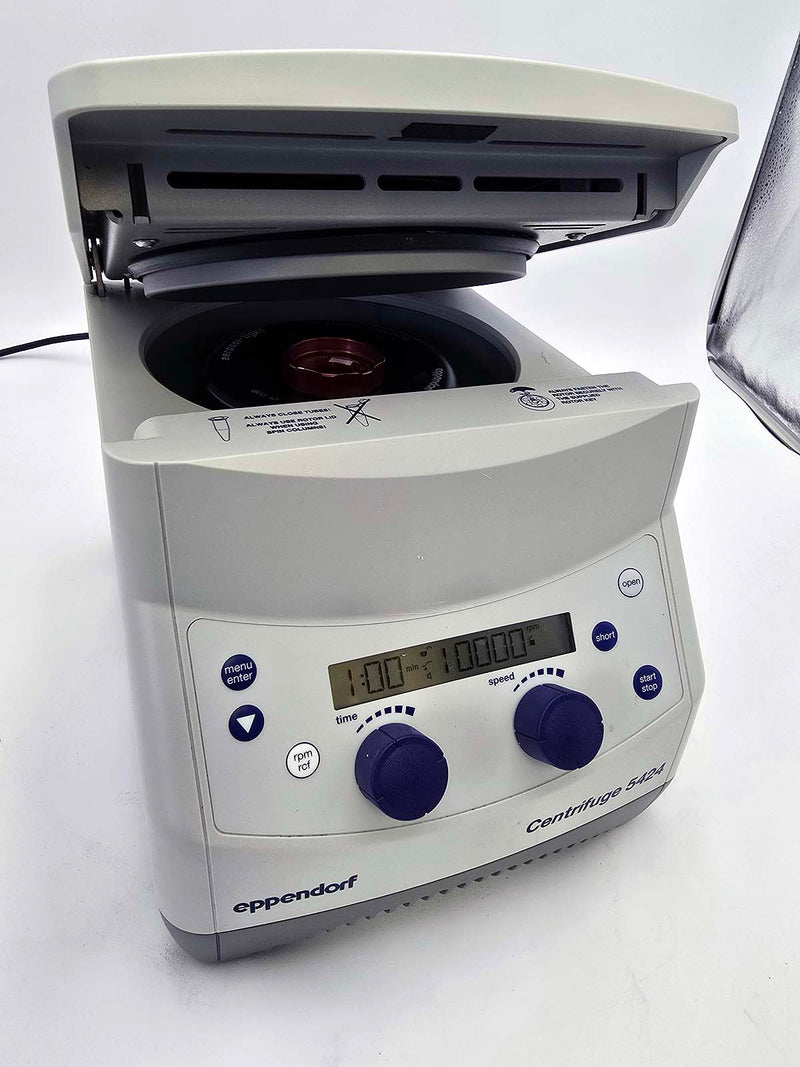 (2020) Eppendorf 5424 microcentrifuge with 24 x 1.5/2.0ml rotor | End of Year Sale