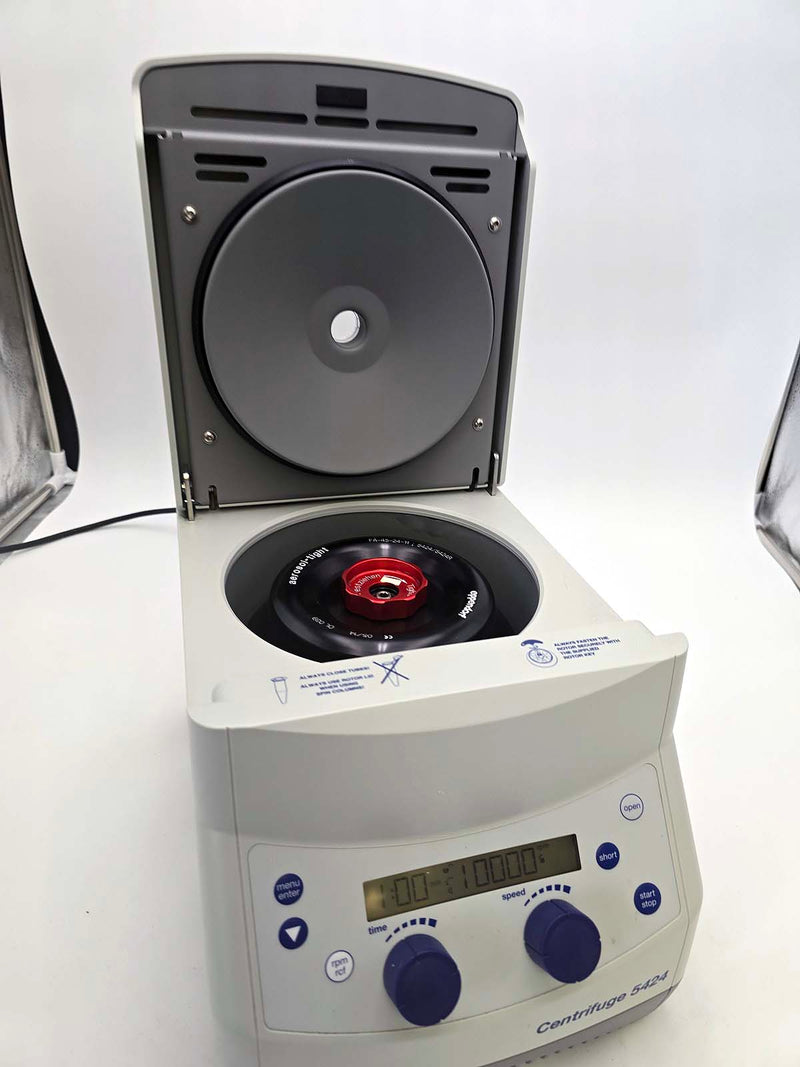 (2020) Eppendorf 5424 microcentrifuge with 24 x 1.5/2.0ml rotor | End of Year Sale