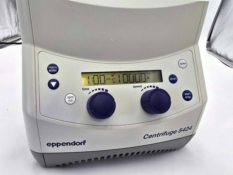 (2020) Eppendorf 5424 microcentrifuge with 24 x 1.5/2.0ml rotor | End of Year Sale