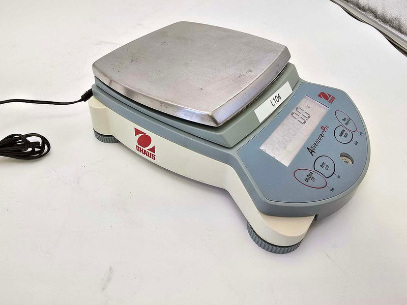 Ohaus Adventurer Pro AV8101 laboratory scale (8000g x 0.1g)