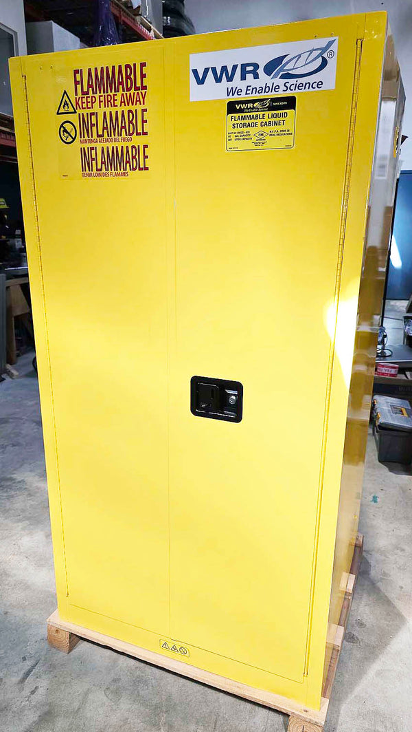 Flammable storage cabinet 60 gal | VWR 89522-628 (Pre-owned)