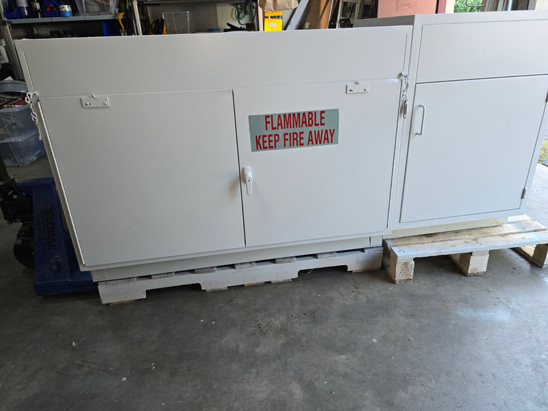 Pre-owned Hamilton SafeAire 6 foot chemical fume hood package with crating-Repainted off white