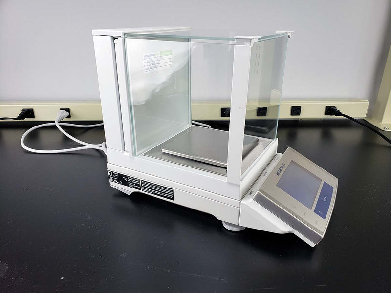 Mettler Toledo MS204S Analytical Balance (220g x 0.1mg) with internal calibration and draftshield (Pre-owned)