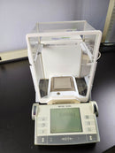 Mettler Toledo AX205 Delta Range Semi-micro analytical balance (81g/220g x 0.01mg/0.1mg)